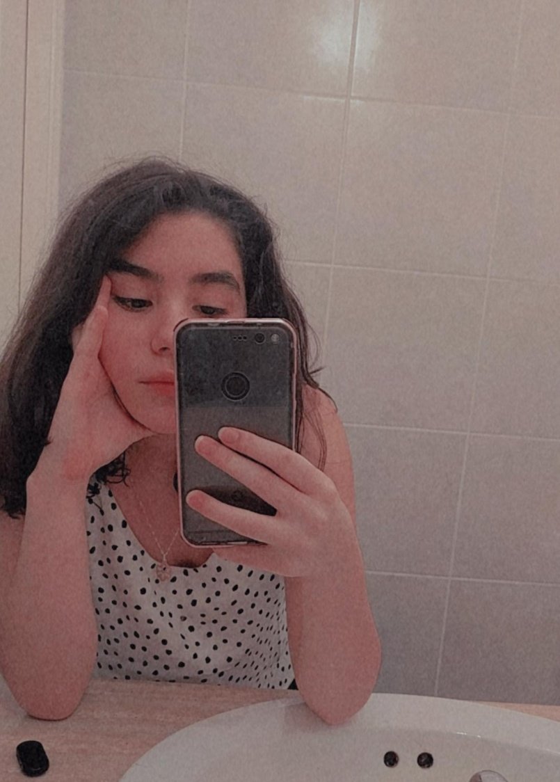 LottieChilensis's tweet photo. validen a la admin que se tomó una foto en el baño 🤝 https://t.co/ObLKTvsEwb