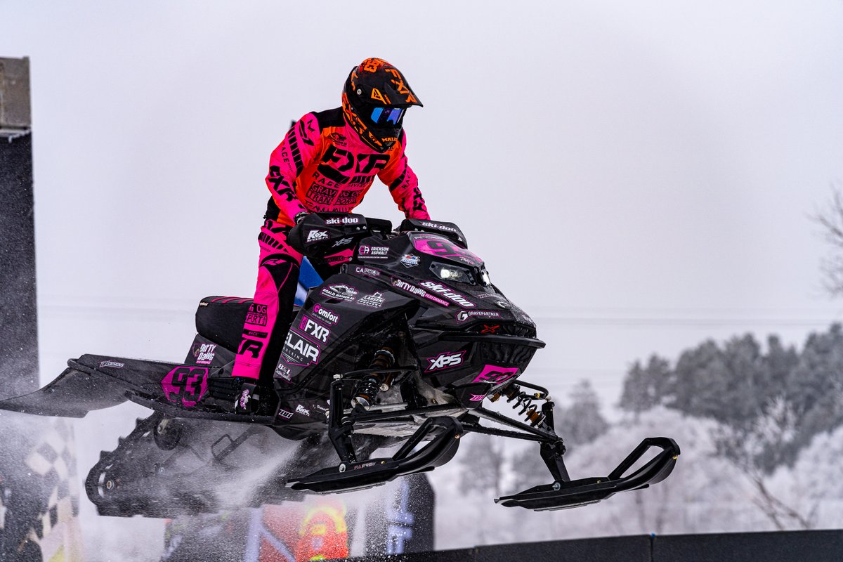 snocross's tweet photo. Malene rips the @StudBoyTraction Holeshot and continues on to win Pro Women. 🇳🇴

2nd: Brodeur
3rd: Woodie

#ERXNational #Snocross2021 #SnocrossLive https://t.co/3SGqXpdI5n