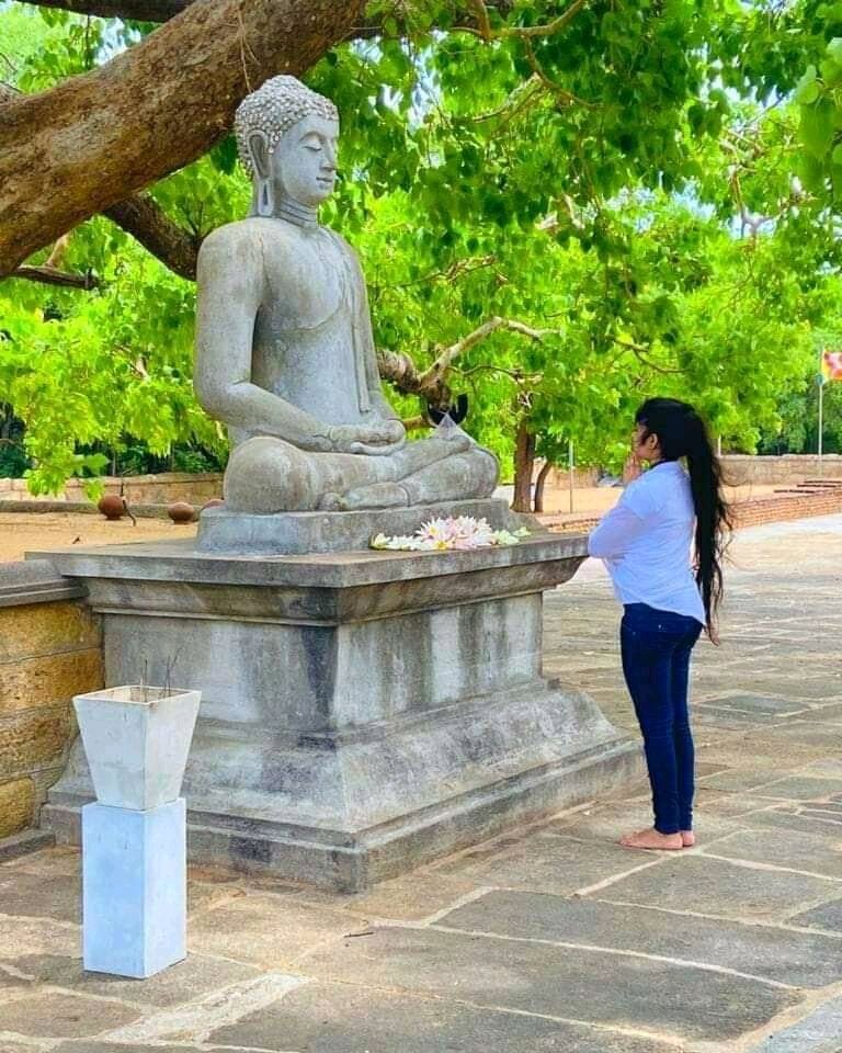 SCurtains's tweet photo. ආයුබෝවන් .. 🙏
මේ අලුත් දවසේ උදේ පාන්දර ...🌸 ඔබට හොඳ සෞඛ්‍යයක් හා සතුටක් ගෙන දෙන පුදුමාකාර දිනයක් මම හදවතින්ම ප්‍රාර්ථනා කරනවා ...👍 සැමවිටම ආරක්ෂිතව හා ආශීර්වාදයෙන් සිටින්න ඔබ සියලුම දෙනාට .... 😷♥️👍
තෙරුවන් සරණයි .. 🙏
#YASHMING_CURTAINS 🌸🌸🌸 https://t.co/8QG9wT7yNx