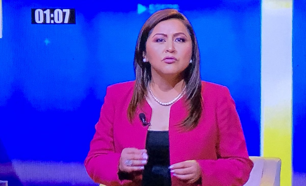 “Priorizaremos la justicia y el empoderamiento económico de las mujeres. Ellas sufrieron con mayor intensidad los efectos de la crisis: muchas perdieron su empleo o duplicaron el tiempo de trabajo al cuidado de sus hogares”, dice <a href="/XimenaPena1/">Ximena Peña</a> en #DebateEC. #VuelveLaDignidad