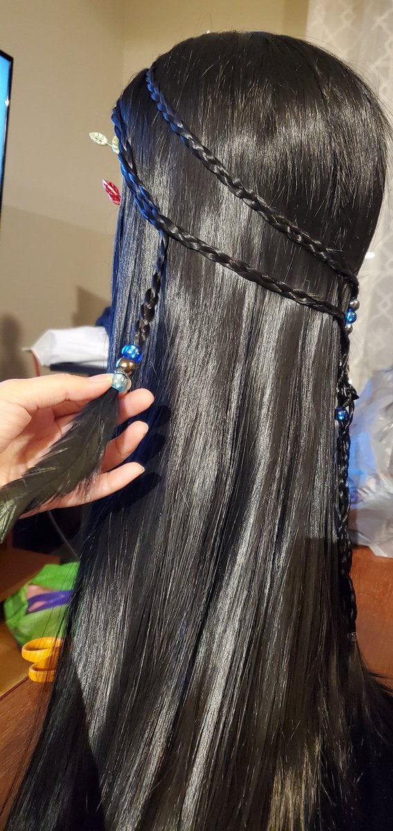 LunatiqueRose's tweet photo. Designed a wig for a client inspired by the Raven Queen from Critical Role. With few references, I played with braiding, adding blue and grey beads and feathers into the design. Do you think it might be too plain/need more?? @matthewmercer 

#CriticalRole
#wigcommissions https://t.co/sGRblxlxdP
