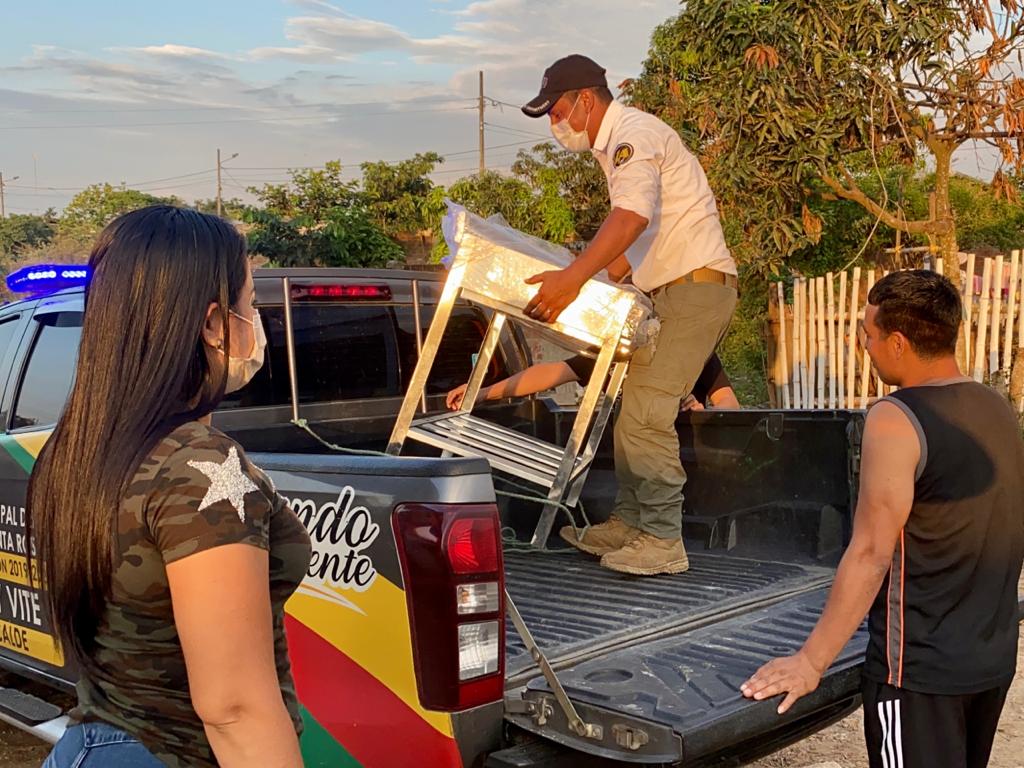 Larry_vite's tweet photo. NUEVO SANTA ROSA #Alborada2 #FamiliaSanchezMorales #Ayudas 🤝

Llegamos con el adecentamiento y relleno en el predio, ubicado en la Alborada II, donde se encontraba la vivienda de la familia Sánchez Morales, quienes perdieron todos sus enseres en un desafortunado incendio. https://t.co/DfiFYqGhRW