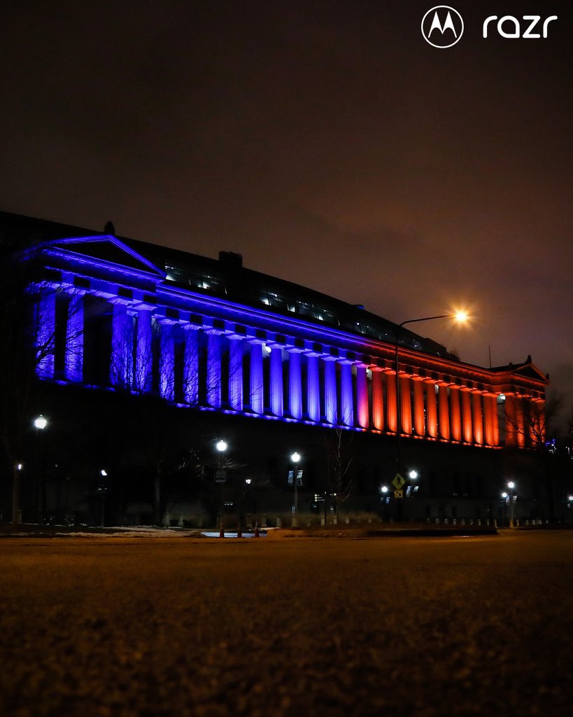 ChicagoBears's tweet photo. Shine bright. 🐻⬇️.

#razr | #DaBears https://t.co/46R9HwFP04
