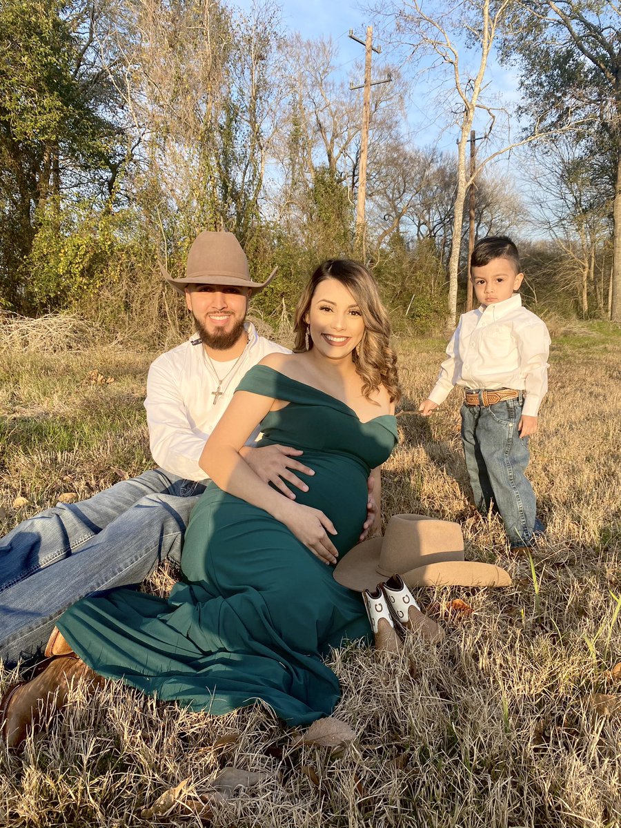 Maternity pictures ♥️ 
Any moment now 🥺