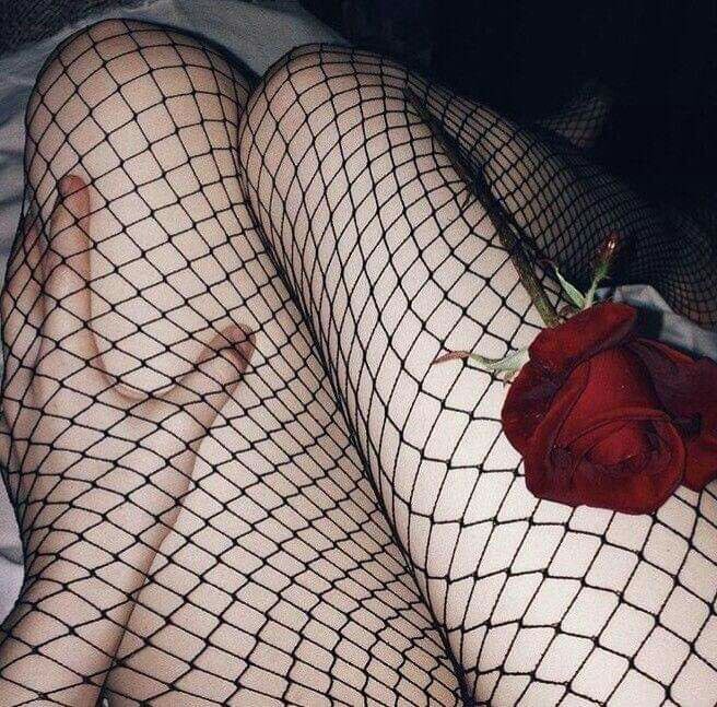 ProzacDemons's tweet image. bodycheck ~

i cant believe my thighs are still so fat