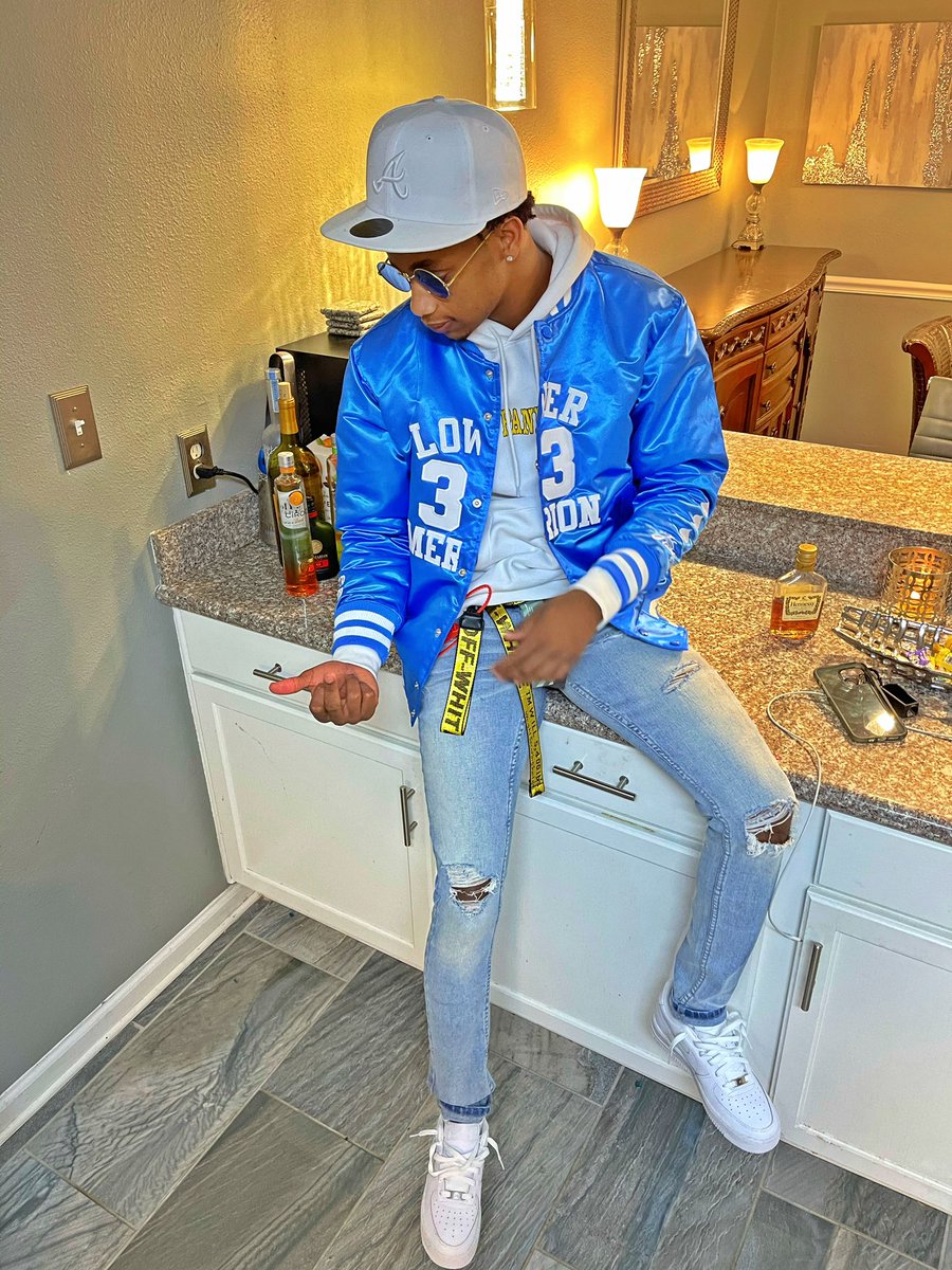 DevansBusby28's tweet photo. Niggas Know🤷🏽♂️ That I’m💸Rich🤑 But They📈Know Not🚫To Try
#exoticdripper https://t.co/dlctZ9CImJ