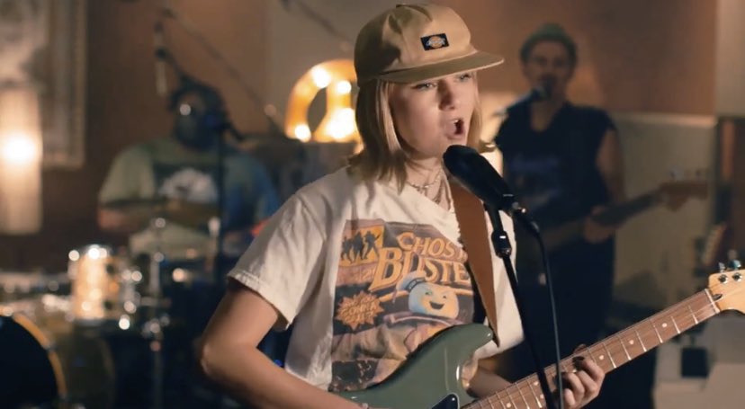 midiadaily1dbr's tweet image. 📸 | @clairerosinkraz abrindo o #LPFinalAct: