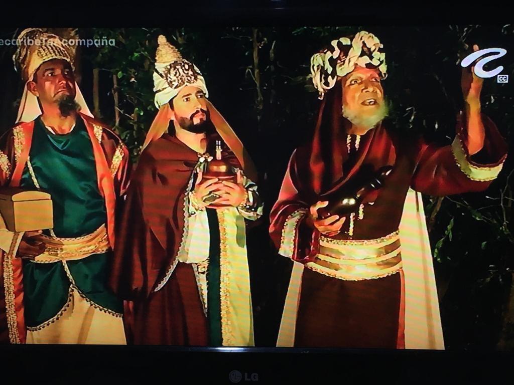 shicafo's tweet photo. Pegados @CanalTelecaribe viendo @loadebaranoa ...Orgullo Baranoero...Gracias @AlcaldiaBaranoa por permitirnos una vez más vivir esta Maravillosa Tradición 🤴🏾🤴🏻🤴🏽🎉👏🏻#YoVeoLaLoa https://t.co/sWd1oxmN0Q