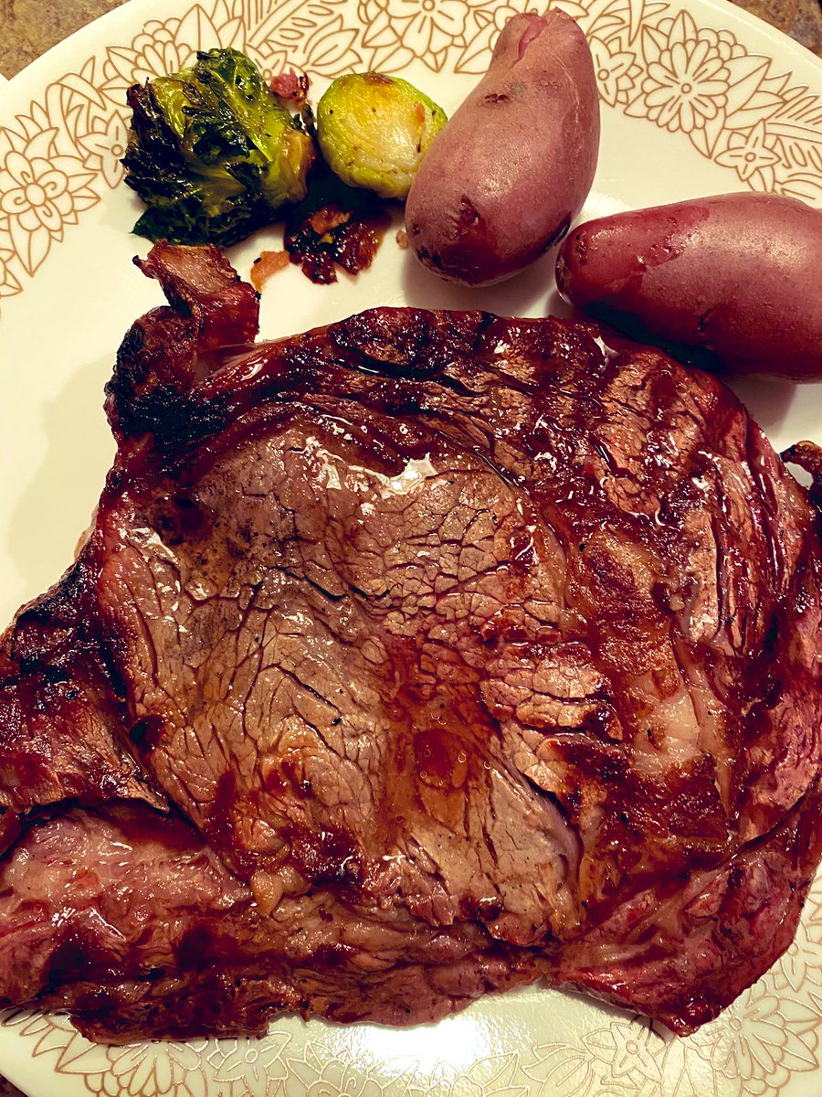 rboulware's tweet image. My doctor said I need to add more vegetables to my diet. Here’s to compliance, not acceptance.  #babysteps #farmkid #farmerlogic #countryboy #simplepleasures