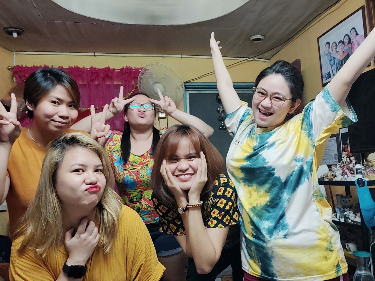 AzielMeneses's tweet photo. Iba talaga pag kasama kayo πππ
Labyuuu girls πππ
#TeamGanda https://t.co/d8QCAu8nTm