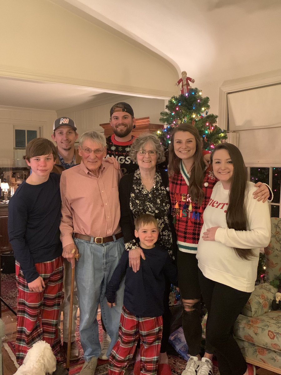 beckymc6's tweet photo. Favorite people! https://t.co/glfpr6HAof