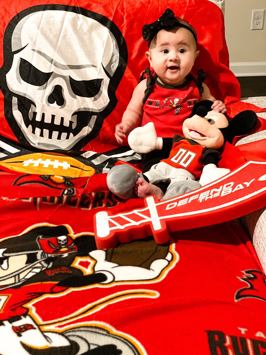 reiMAJination's tweet photo. @buccaneers I waited 13 years to see the Bucs back in the Playoffs and Bella waited 5 months! Fire dem cannons! #tampa #tampabay #buccaneers #playoffs #football #nfl #baby #babygirl #saturday #cute #adorable #itsabucslife #gobucs #bucs https://t.co/mWSPrcl6Ml