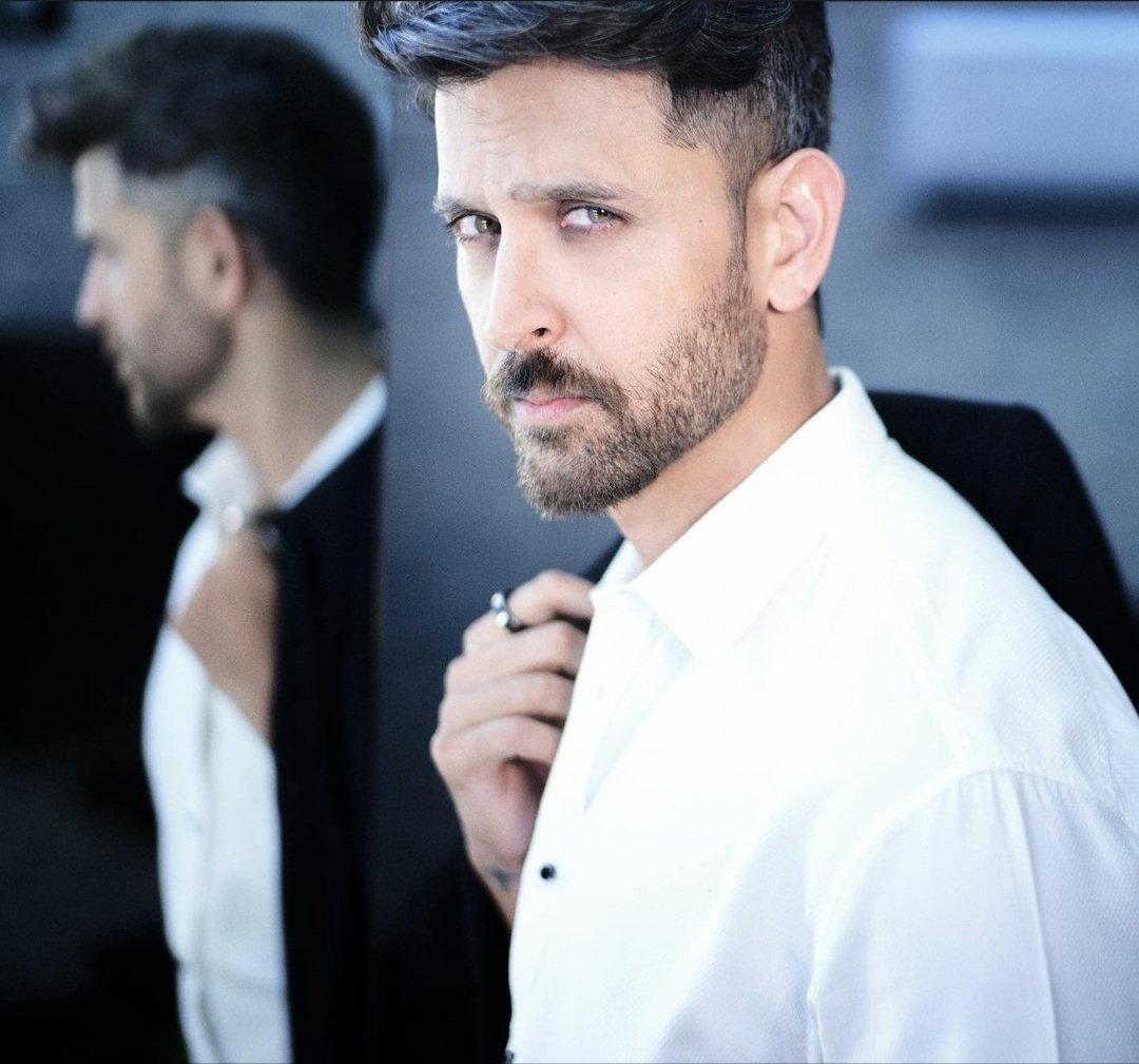 sonipriya's tweet photo. Happy birthday 🎂 my first and forever crush 😍 Happy Hrithik Roshan day 💖 💓 #HrithikRoshan @iHrithik https://t.co/kNpiVeI7vh