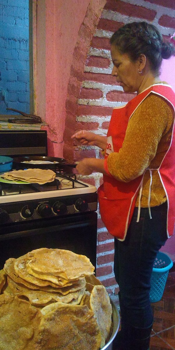 vane_56's tweet photo. 😋 haciendo buñuelitos...☕☕ https://t.co/eqQq7pptFa