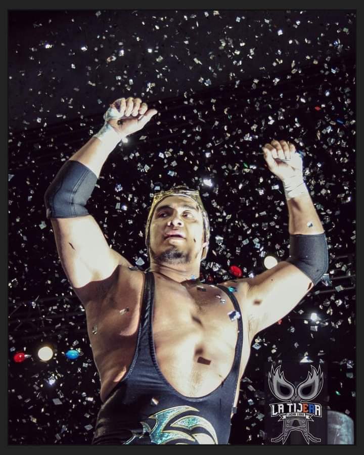 LaTijeraLucha's tweet photo. Hoy, la #ArenaCelestial abre sus puertas para realizar una magna función en honor a un hombre pulcro y con una gran técnica, todas las leyendas aplauden para conmemorar tu cumpleaños #SilverKing #ReySilver #Ramses #LegadoWagner #MalMalMal.
#latijeraluchalibre https://t.co/DSlJn4GWep