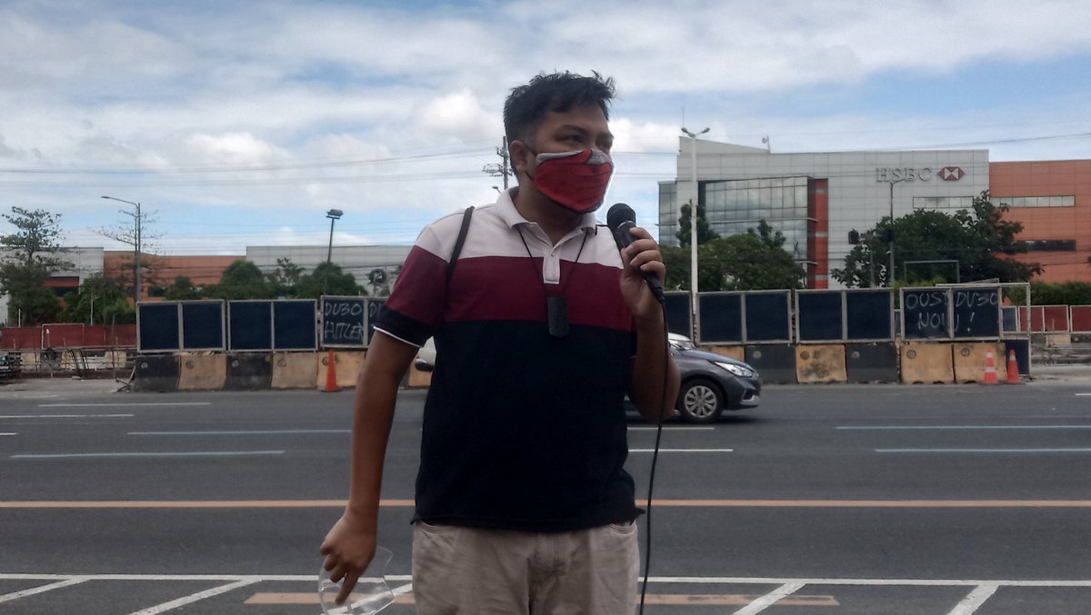 Bayan Metro Manila chairperson Raymond Palatino lambasted the scandalous narratives the police has kept on propagating. 'Sumasalamin ito sa palpak na pamunuan ni Sinas,' Palatino added . He then reiterated the call for resignation of the PNP chief Debold Sinas.