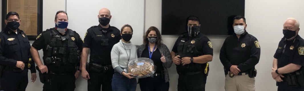CafeExpress's tweet image. In honor of National Law Enforcement Appreciation Day, our team dropped off made from scratch cookies for the @bellairepd to enjoy. Thank you to all law enforcement officers for your service to our community every day. 

#NationalLawEnforcementAppreciationDay
