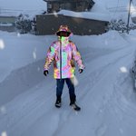 これで夜も安心？夜の雪かきにはオーロラリフレクター(反射材)が有効!