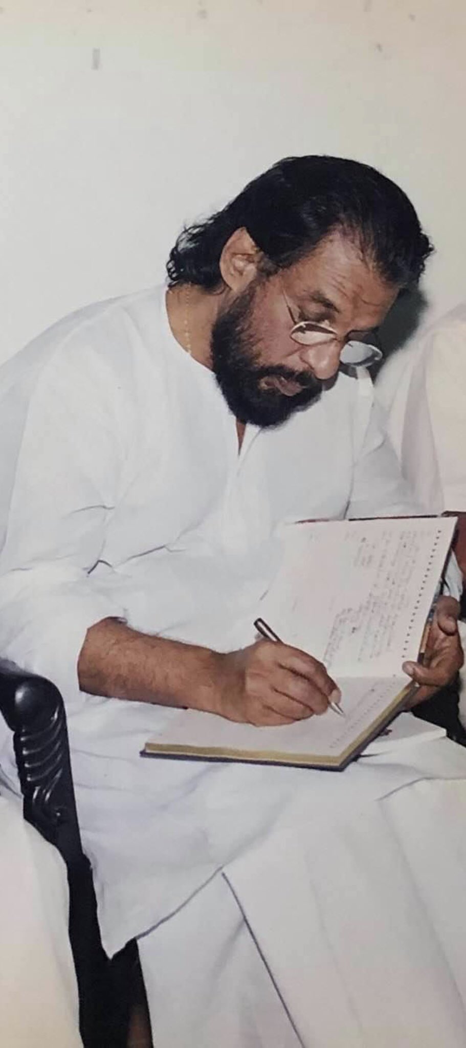Popular singer K J Yesudas turns 81 today. Happy birthday, Dasetta!  