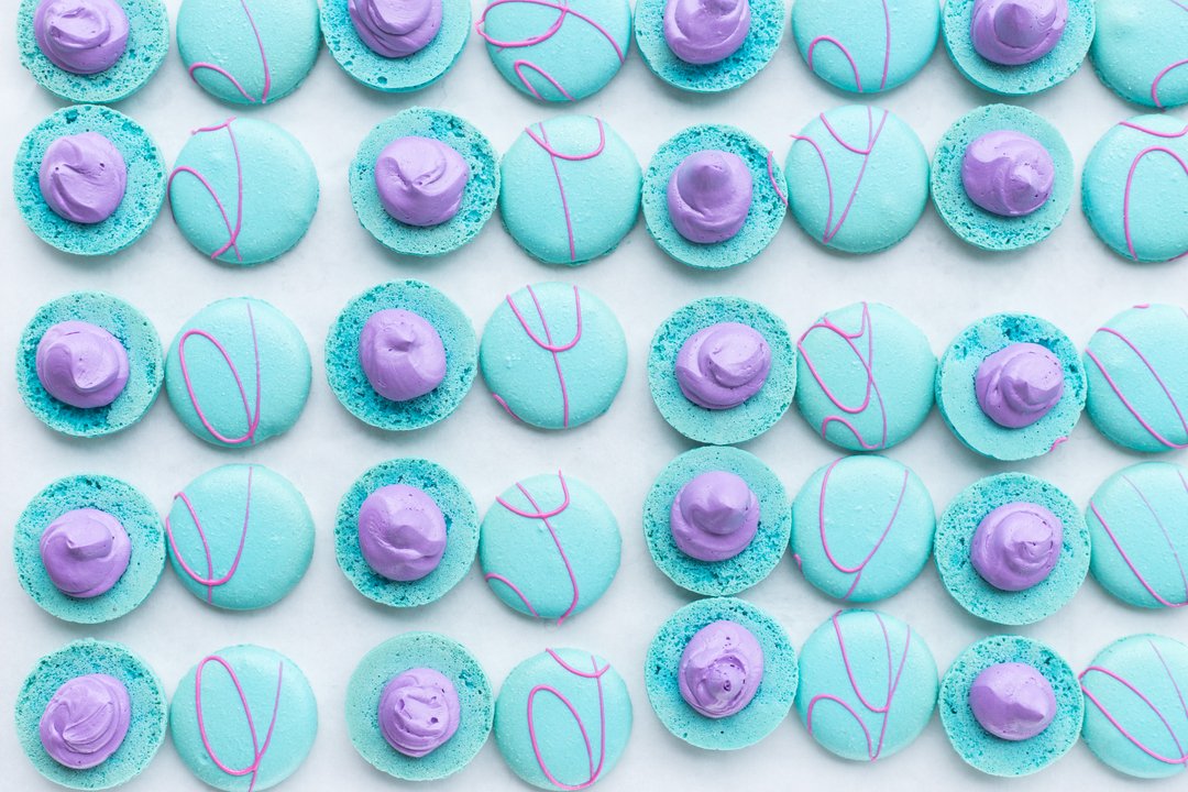 Flavour Spotlight: Cotton Candy
What it is about Cotton Candy that is so delicious? You'd think it would just taste like sugar, but that couldn't be less true. You should smell the kitchen when our lovely bakers are filling this macaron...it smells like you walked right into hea https://t.co/WNPDHA9XQ7