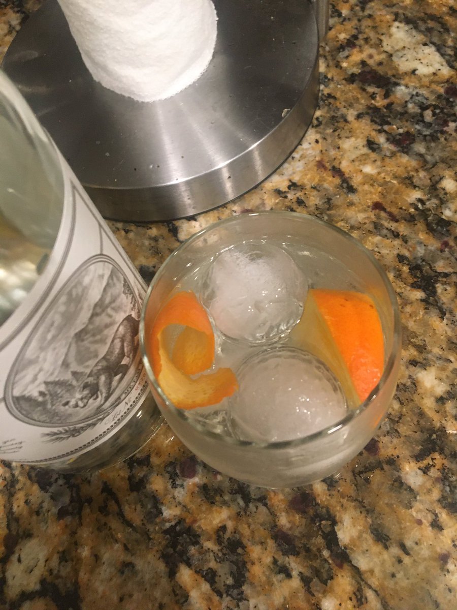 jennafranke's tweet photo. #quarantinitime (phrase credit to @tpwky) St. George Terroir gin, tonic water, and a little orange 👌🏻🍊 https://t.co/XUWWMrsKqz
