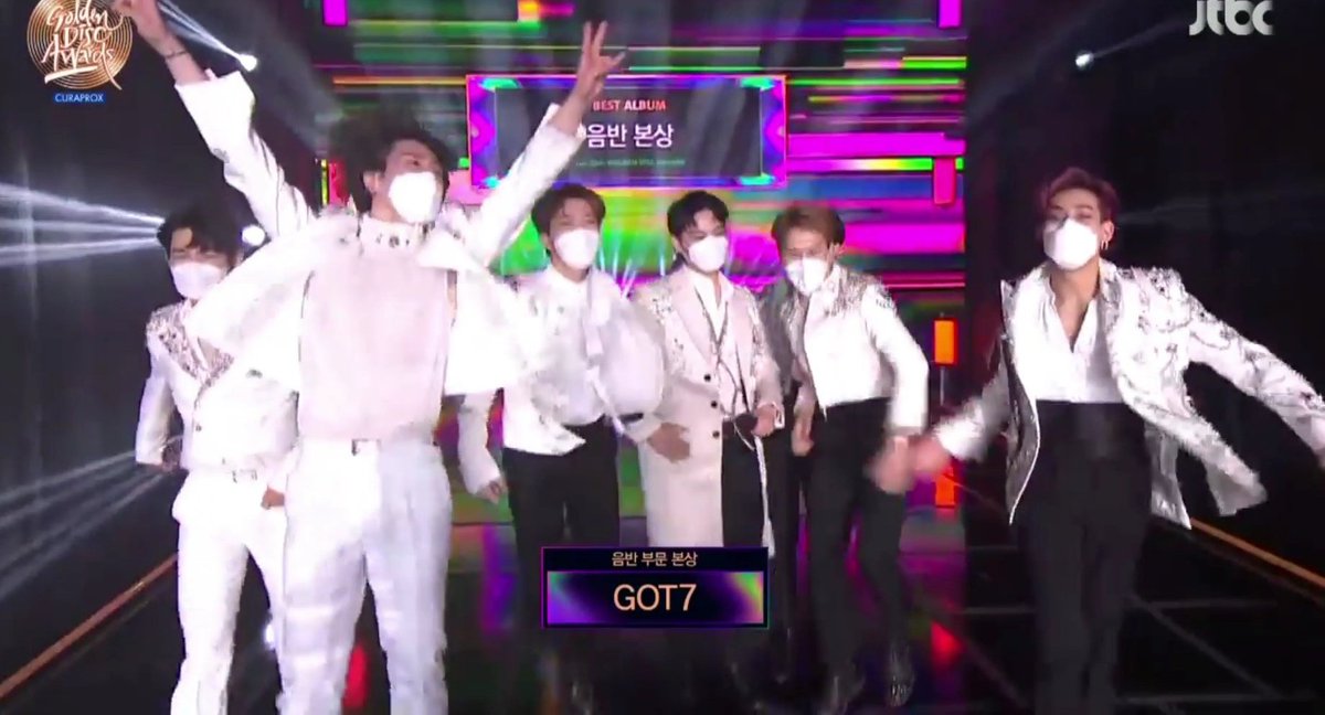 fanatic_got7_'s tweet photo. GOT7 leaving JYPE like https://t.co/BBACjiGItD