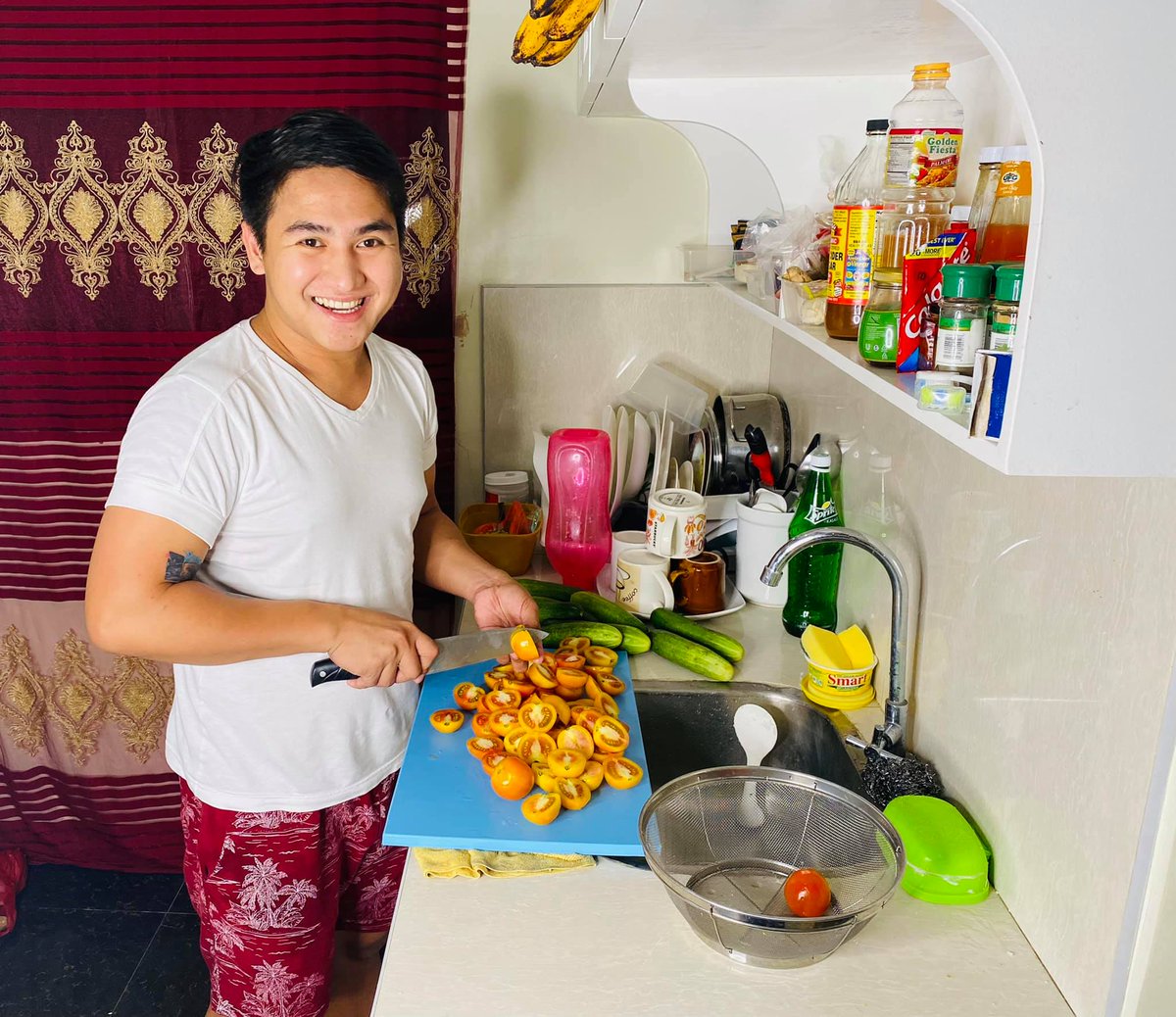MonsterDick1530's tweet photo. Magluto tayo ng sarsarap na may kamatis.🍅

#SundayFunday  #sundayvibes  #cookingIsAllYouNeed  #monsterdick #alterdaddy #dakspinoy https://t.co/ymD258yQpD