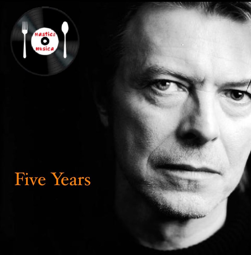 MasticoMusica's tweet photo. La verità è che non sei scomparso, vivi tra le stelle.
⚡️
.
David Bowie, 10.1.2016
⚡️
.
#DavidBowie #thethinwhiteduke #bowie #davidbowieforever #davidbowiefan #bowieforever #fiveyears #davidbowieis #masticomusica #masticomusicablog #music #musica #ziggystardust #musicblog https://t.co/UwRO8eMpWD