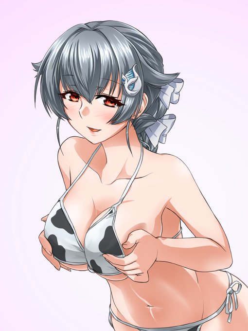 別の絵を描いてるけど牛柄ビキニも描きたくなったのでリメイク迅鯨 