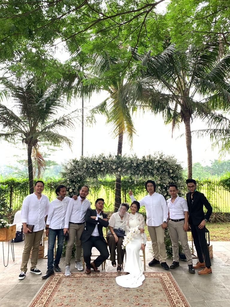 Iqbalcil's tweet photo. Semoga terbang tinggi dalam damai mas, mudah2an keajaiban hadir @fadlysatrianto
#SJ182 https://t.co/yemCP2tcl4