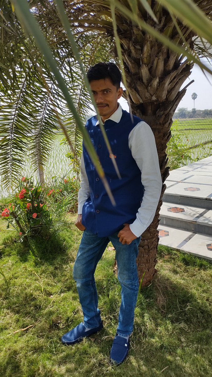 Mayurmatam's tweet image. Thank you @namomerchandise for making me look good with this #ModiJacket 

I must thank @ankurkush @iamberagarwal @anityakr ji for this @narendramodi jacket...

This added new flavors to my suitings...♥️♥️💗😍😍 

@blsanthosh @amitmalviya @AmitShah @PiyushGoyal @buzzindelhi