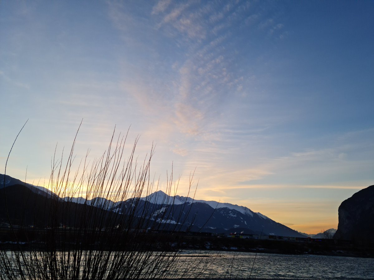 manewahtaere's tweet photo. Guten Morgen zusammen...hatte gestern mir den Sonnenuntergang angesehen bei knapp -10 Grad...herrlich wars...heute leider wieder grau in grau...schönen Sonntag gewünscht. https://t.co/FVzraFJvbT