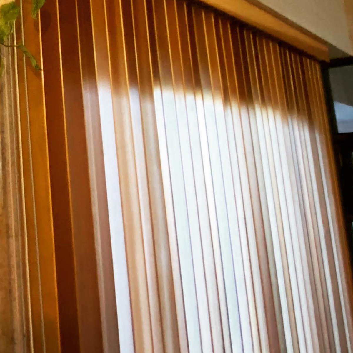 カーテンショップ森の風 T Co Ckzugsahte タテ型ウッドブラインド かっこいい インテリア 本物志向 上質 木製ブラインド ウッドブラインド バーチカルブラインド Jbs ブラインド おしゃれ 町田 相模原 座間 大和 海老名 厚木