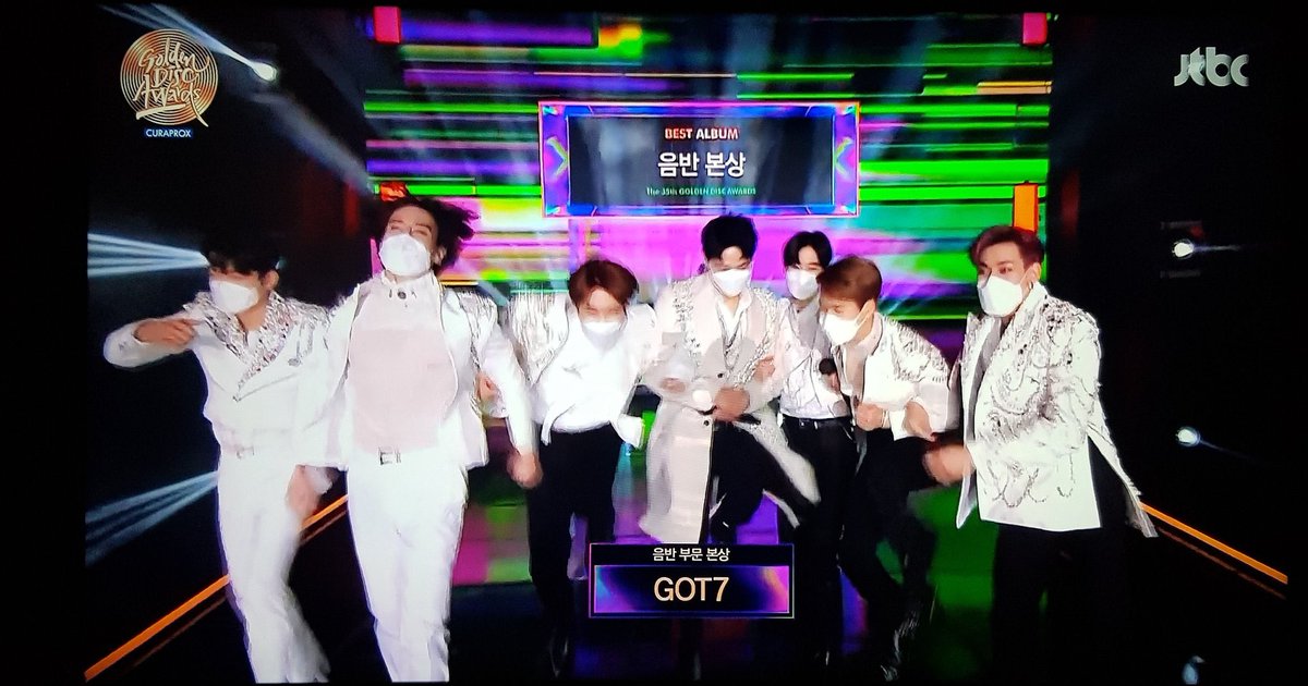 sweetjb0106's tweet photo. 갓세븐 마아ㅏㅏ니 많이 사랑해 😊😘🐥💚✨👏🏻

#갓세븐_골디본상_축하해 #GOTFOREVER https://t.co/TAc825Xp9m