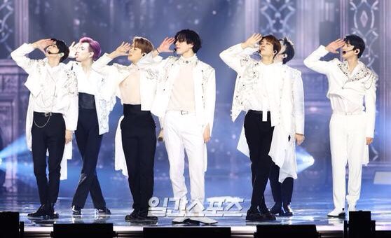 markbeomnyoung's tweet photo. 210110 GOT7 Stage Photos - 35th Golden Disc Awards 

https://t.co/7DE8JQhV0L
https://t.co/Sg677CizX3

#GOT7 #갓세븐 @GOT7Official #GOT7FOREVER https://t.co/E5pOSE71my