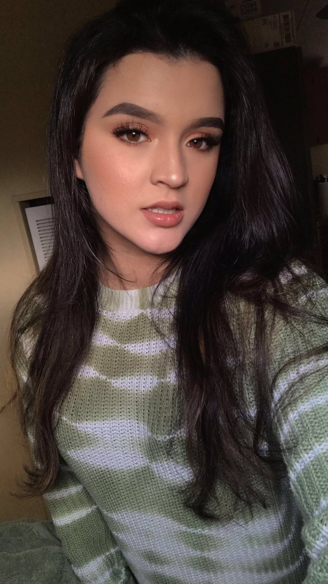 haleyackerman_'s tweet photo. Dewy looks (: https://t.co/pL6td14LK4