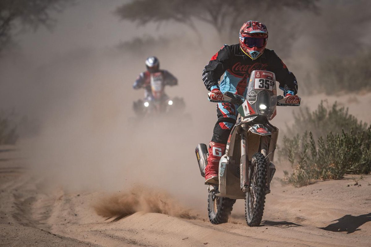 luisramv's tweet photo. Reinicia el #Dakar2021 después del día de descanso con la séptima especial. Sale la primera moto y tenemos etapa maratón. El mexicano Juan Pablo Guillén sigue en contienda. https://t.co/NGxf22R0iB