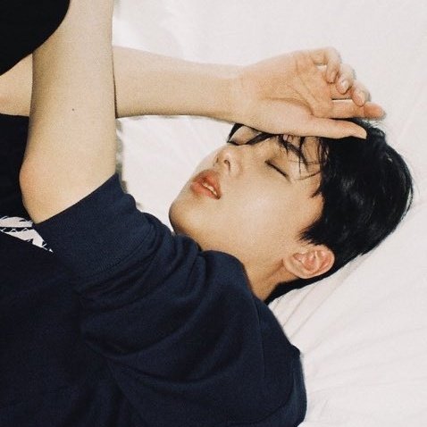 mad__run's tweet photo. [잼런/지천] 운명의 역리
https://t.co/zldiXS3ksh
이건 정말 명작..무족건 읽어야함ㅠ
시궁창 인생 가진 게 사랑뿐이라 쳔러 빚 갚아주는 지x대부업체 실장 잼이랑 자는 천
빚 독촉하러 간 집에서 첫사랑 런 만난 잼x딴놈 만나서 구질구질하게 사는 런..
이게 사랑이지 사랑이야..노란장판+쌍방구원 https://t.co/kCWdCDovpt