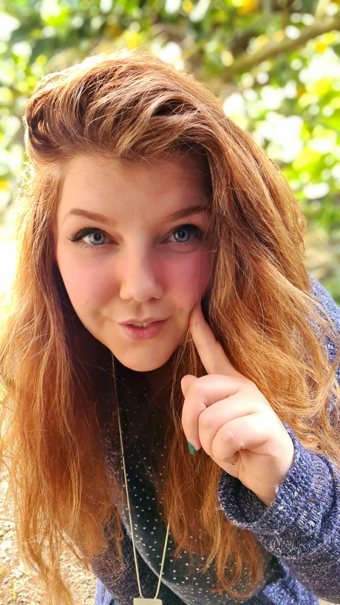 When life gives ya lemons... have drinks and play games with your friends 🍋

It's Late Night; Date Night, let's laugh and play games! 🌻

✨ Live Now