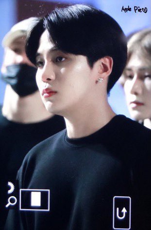 and finally, jongho’s massive KNOCKERS IM DJDJSH 