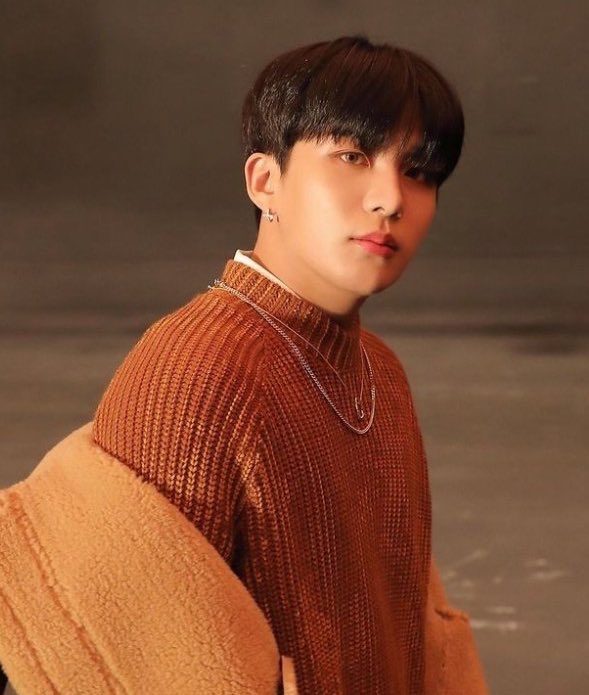 and finally, jongho’s massive KNOCKERS IM DJDJSH 