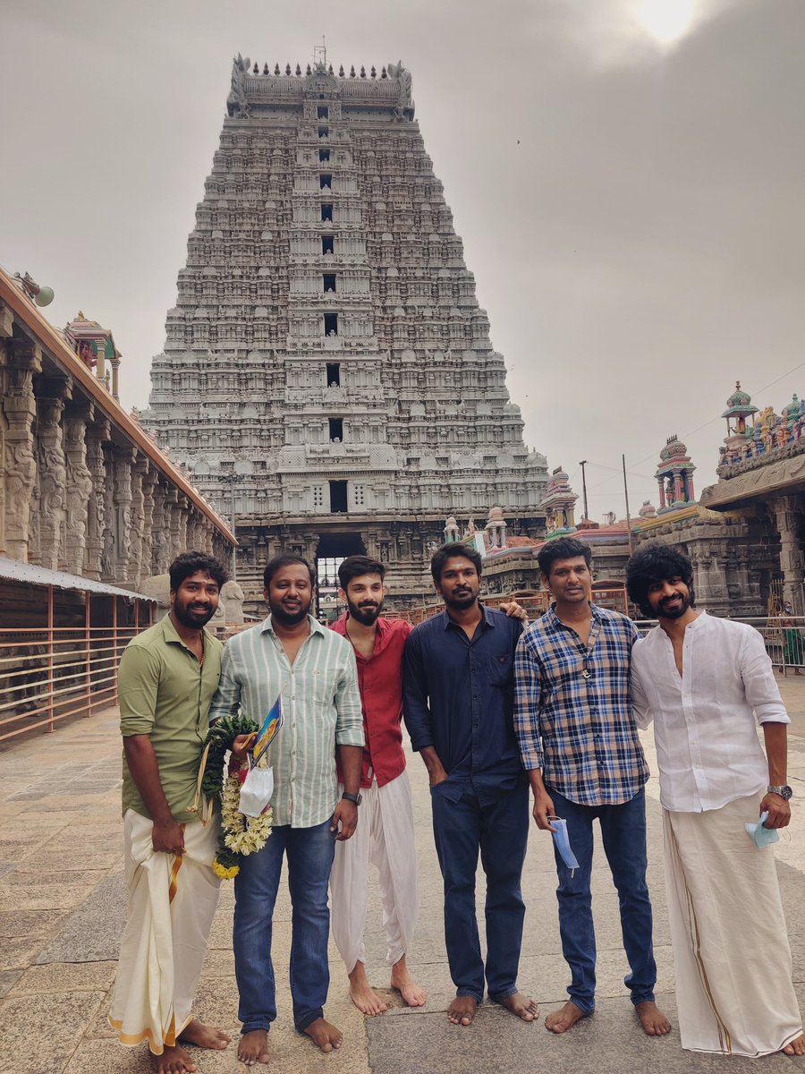 #Master Team Prayed At Arunachala, Thiruvannamalai For The Success Of #MasterFilm  !💐

@Dir_Lokesh @iam_arjundas @Jagadishbliss @MrRathna @lalluTweets