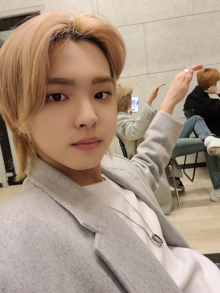 GHOST9OFFICIAL's tweet photo. [#이강성]

마지막 팬싸라니... 으아 이따가 봐요! https://t.co/6HOrMRYcL0