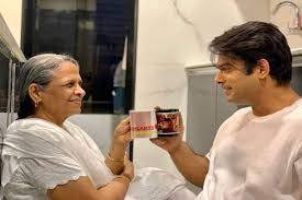 A mother doesn't raise heroes, he raises a son, n if treated like a son they turn out to be heroes, just like  @sidharth_shukla is a hero not only just in her eyes but an inspiration n hero for millions, how proud must be Rita Ma for her son #SidharthShukla