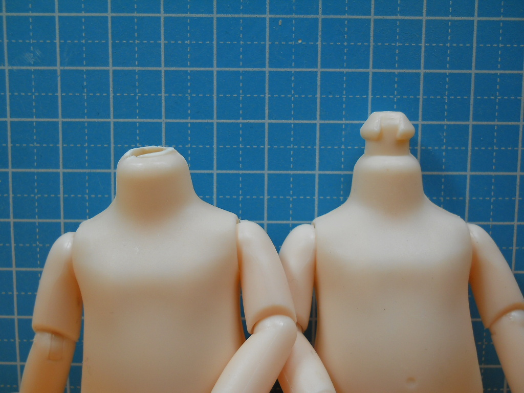 100均ドール部 セリアの「可動式ドールボディ」に オビツ11用ヘッドを