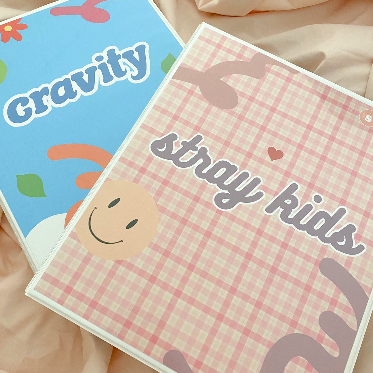 starrycityph's tweet photo. WTS | LFB | #SCPHMerch✨
STRAY KIDS and CRAVITY 
A4 PHOTOCARD BINDER
— ₱380 + local sf only 

☆ With freebies
☆ onhand 

— 1 week reservation 
— dm to order https://t.co/zIncd8gFax