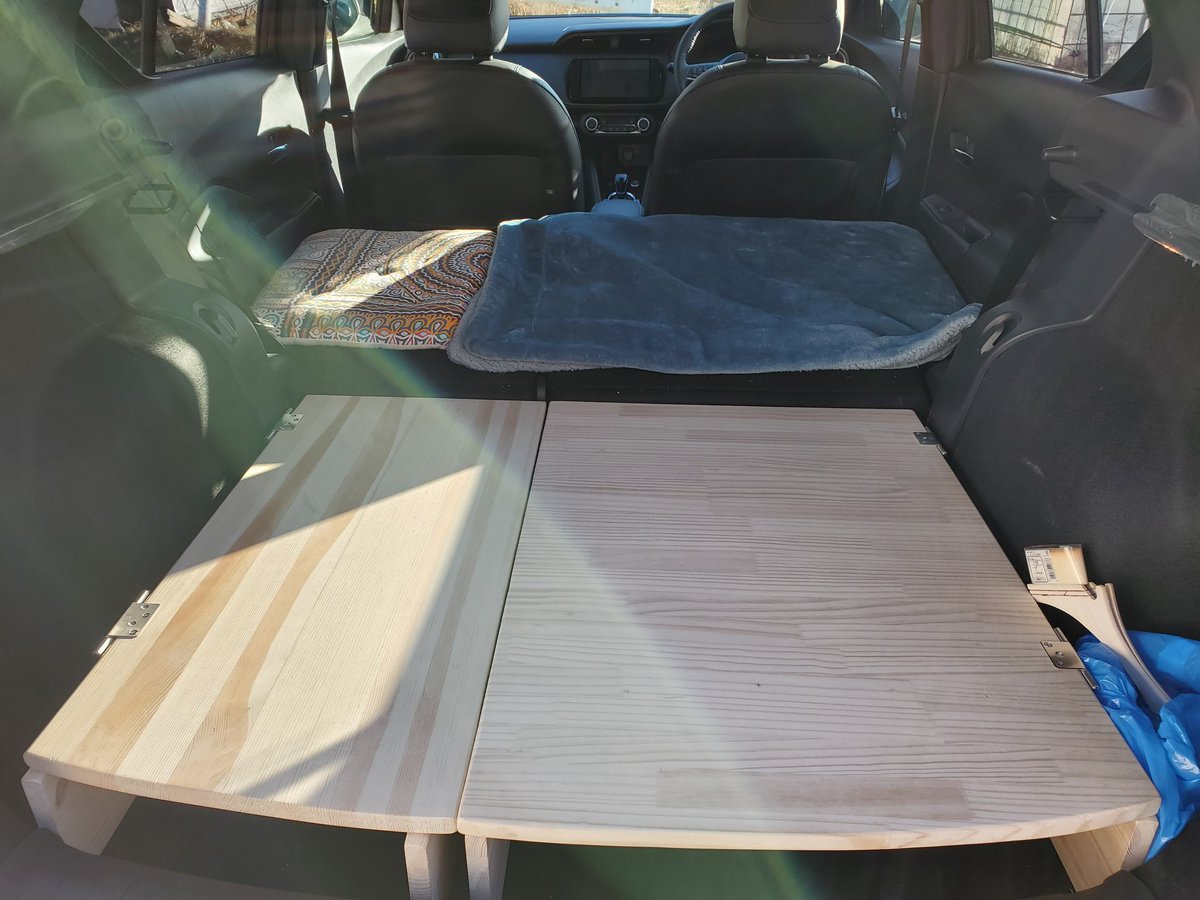 なこ爺 とりあえずキックスで車中泊するための段差解消はひとまずこんなもんで 暖かくなったらニス塗ります