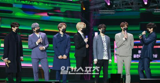jimintoday__'s tweet photo. 제35회 골든디스크어워즈 수상소감 기사사진(1)

#BTS #방탄소년단 @BTS_twt https://t.co/cdtdPETTde