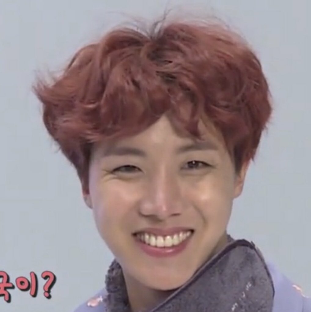taevluesarchive's tweet photo. Hobi the cutest 🌈☀️
#jhope #hobi #mang #BTS #btsaesthetics @BTS_twt https://t.co/vgGotIFGpd