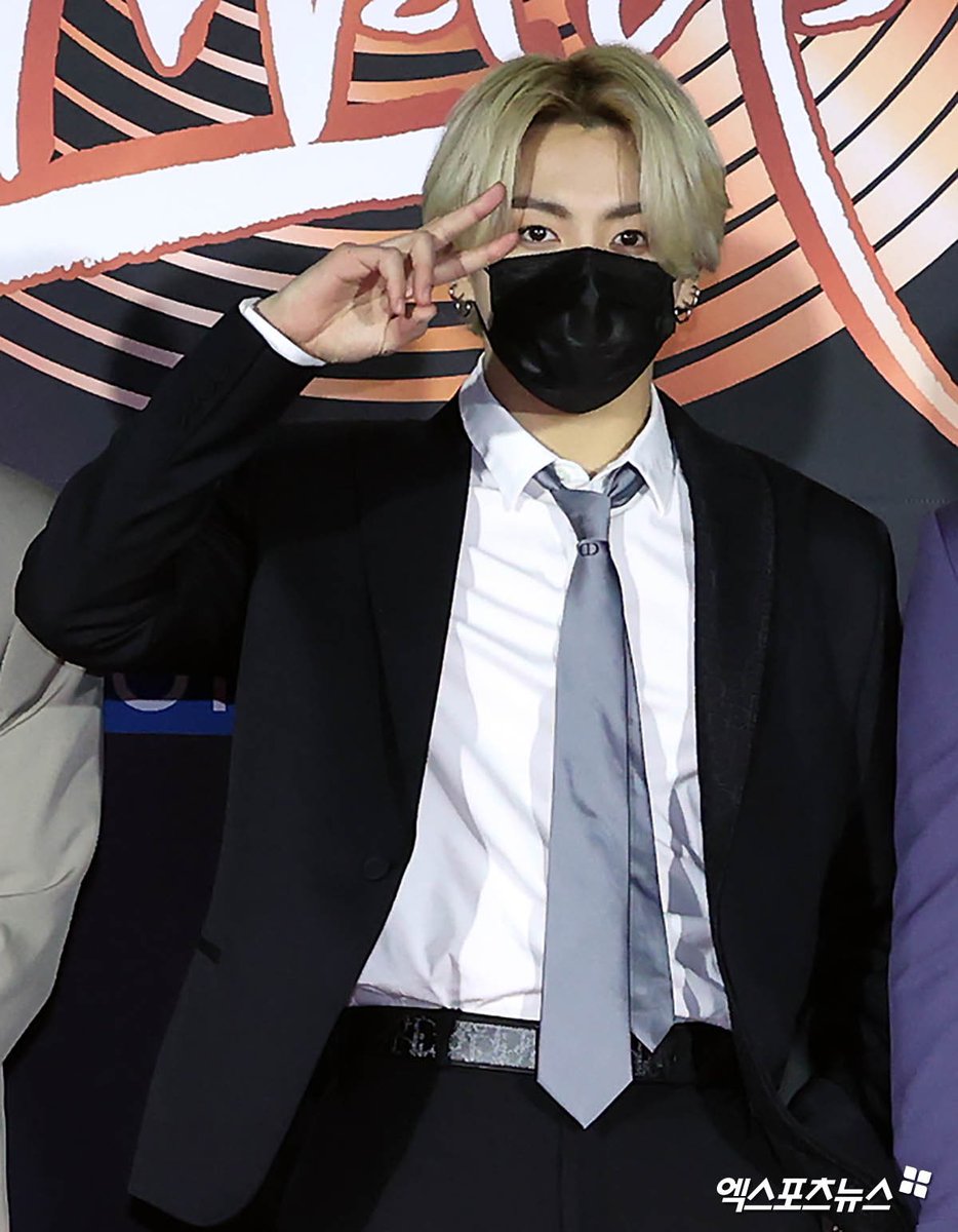 Featured image of post Jungkook Blonde Hair 2021 Wallpaper - Jungkook new blonde hair 2021 trends at #1 worldwide, in google, twitter, naver.